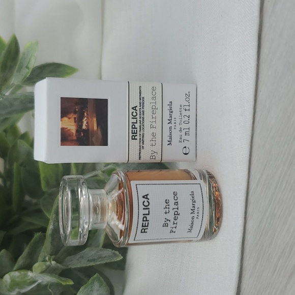 Maison Margiela By the Fireplace - Picture 2 of 8